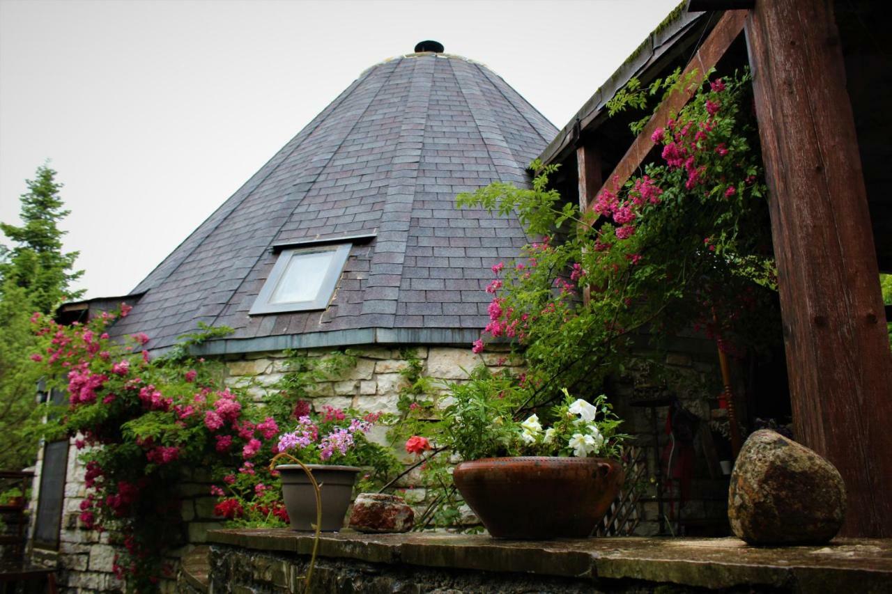Villa Theasis-Igloo Pramanta Esterno foto